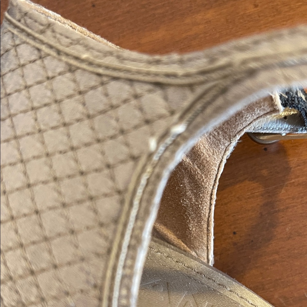 CHANEL silver/grey Textured Heels - Picture 5 of 13